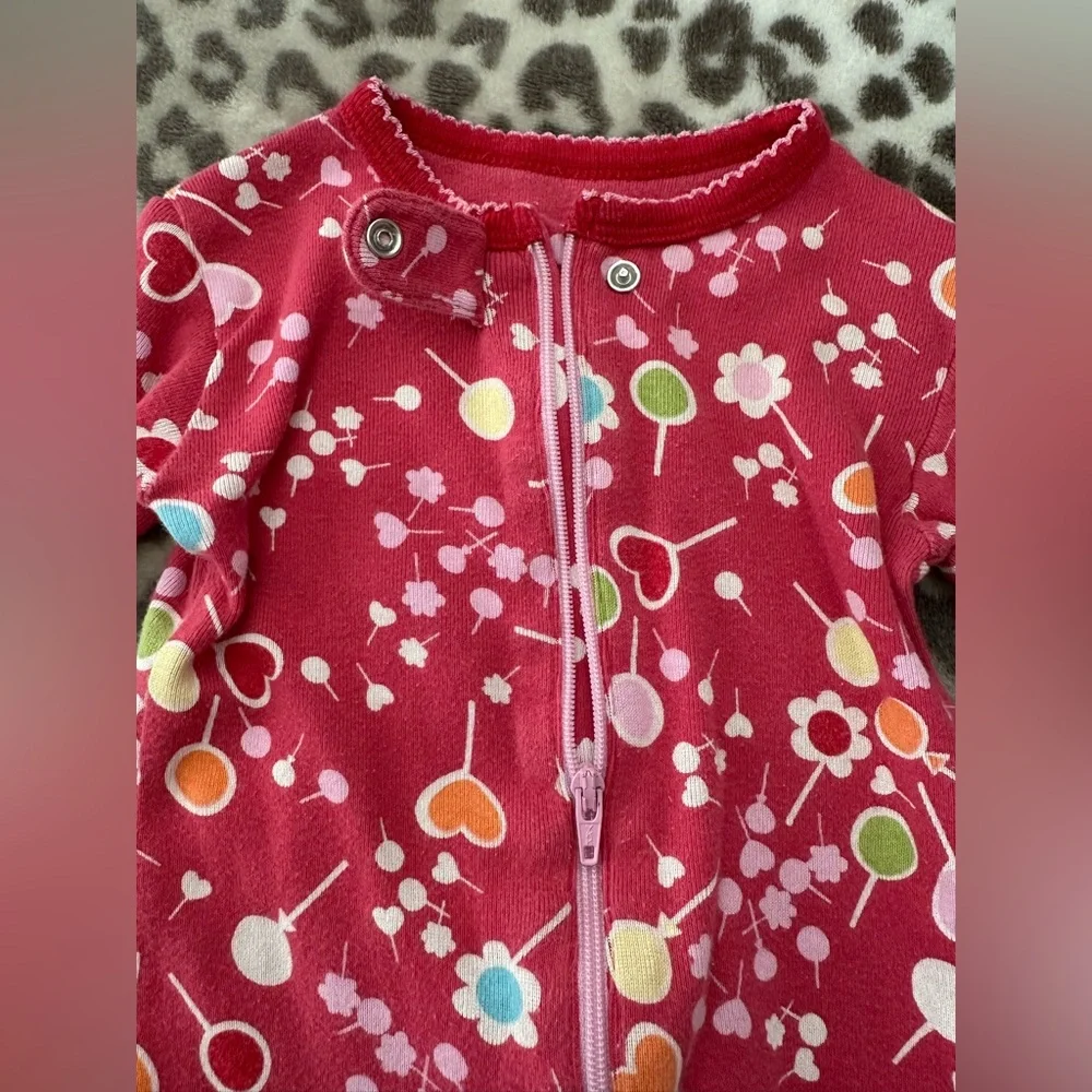 2007 babyGap Floral One Piece Footed Sleepwear in Pink Size 6-12 Months
